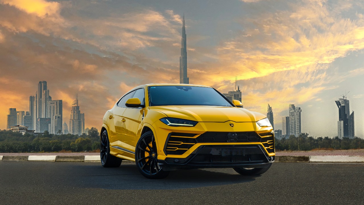 Lamborghini URUS yellow